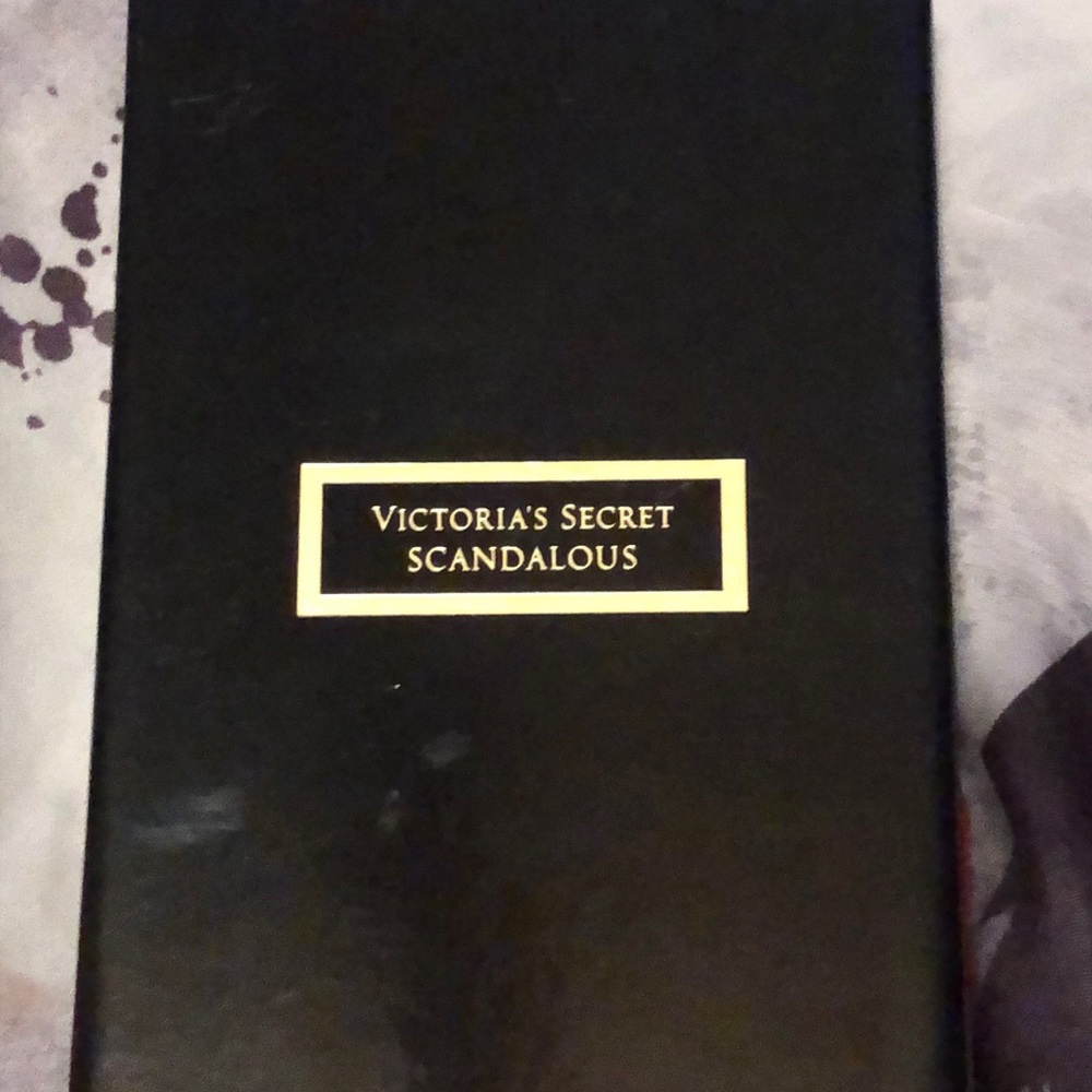 Victoria’s Secret Scandalous Necklace